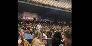 Μέλος του κοινού αντικατέστησε τον πιανίστα που αρρώστησε σε συναυλία 