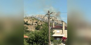 Φωτιά στην περιοχή Πλάκα, στην Κερατέα -Σηκώθηκαν εναέρια μέσα