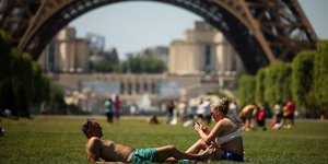 Η Γαλλία στον κλοιό του φονικού καύσωνα