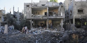 Συντρίμμια στη Λωρίδα της Γάζας, μετά από πλήγματα του Ισραήλ 