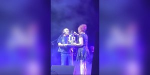 H τούρτα για τα 76α γενέθλια του Βασίλη Παπακωνσταντίνου 