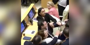 Kαβγάς στο κοινοβούλιο της Γεωργίας