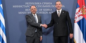 Ο Γιώργος Γεραπετρίτης με τον υπουργό Εξωτερικών της Σερβίας