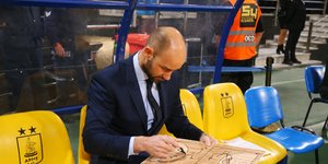 Ο Βασίλης Σπανούλης στον πάγκο του Άρη 