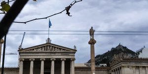 Σύννεφα πάνω από τον Αττικό ουρανό