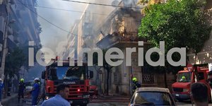 Φωτιά σε διώροφη πολυκατοικία στην Καλλιθέα
