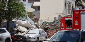 Το σημείο που κατέρρευσε η πολυκατοικία στα Πετράλωνα
