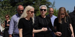 Αυτή την ώρα το τελευταίο αντίο στον Γιώργο Σουφλιά
