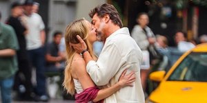 Παθιασμένο φιλί Κέιτ Χάντσον και Χαβιέρ Μπαρδέμ στα γυρίσματα του «Hello & Paris»