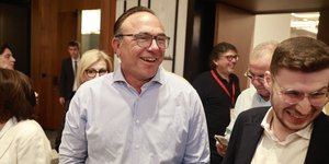 Ο Πέτρος Κόκκαλης παρών στη συνεδρίαση του Εθνικού Συμβουλίου της ΕΛΑΣ