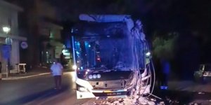 Άνω Λιόσια: Αστικό λεωφορείο καρφώθηκε σε κολώνα