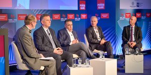 Ο κ. Κωνσταντινίδης στο συνέδριο του The Economist