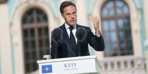 Ο γ.γ. του ΝΑΤΟ Μαρκ Ρούτε στο Κίεβο, πρωτεύουσα της Ουκρανίας