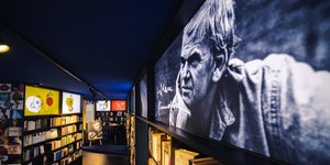 Απεικόνιση του διάσημου Τσέχου συγγραφέα Μίλαν Κούντερα