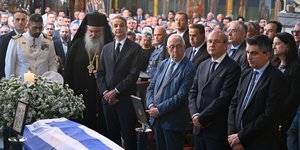 Ο Κυριάκος Μητοοτάκης στην κηδεία του Νίκου Ταγαρά