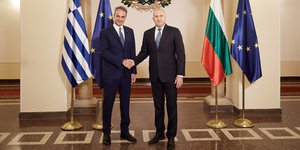 Ο Κυριάκος Μητσοτάκης με τον Ρούμεν Ράντεφ