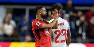 Ο Σαλάχ χειροκροτεί τους οπαδούς της Αιγύπτου