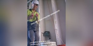 Η Νερέα, μια 27χρονη γιατρός που δουλεύει ως οικοδόμος στην Αυστραλία 