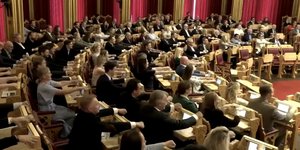 Φανατικοί... οπαδοί της εθνικής τους ομάδας αποδείχθηκαν οι βουλευτές της Νορβηγίας﻿