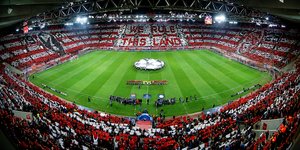 Το γεμάτο «Καραισκάκης» σε αγώνα Champions League του Ολυμπιακού 