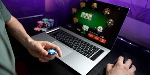 Μήνυση της Επιτροπής Παιγνίων κατά 18 Ελλήνων influencers: Διαφήμιζαν παράνομο τζόγο σε 3 εκατ. ακολούθους
