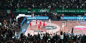 Στιγμιότυπο από τον τέταρτο τελικό Παναθηναϊκός AKTOR - Ολυμπιακός στην Basket League