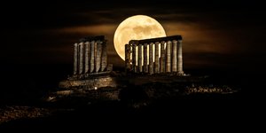 Πανσέληνος-όνειρο στο Σούνιο / Φωτογραφία: INTIME NEWS / ΛΙΑΚΟΣ ΓΙΑΝΝΗΣ
