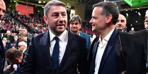 Νίκος Ανδρουλάκης και Χάρης Δούκας σε συνέδριο του ΠΑΣΟΚ 