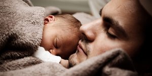 H πατρική ζεστασιά στη φροντίδα του παιδιού πριν ακόμη αυτό αποκτήσει μόνιμες αναμνήσεις, μπορούν να αφήσουν μετρήσιμα βιολογικά αποτυπώματα / PIXABAY