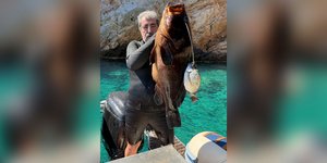 Ο Πολάκης πήγε για ψαροντούφεκο και έστειλε μήνυμα στον Τσίπρα -«Εμείς δεν ψαρεύουμε σε θολά νερά»