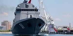 Η Βόρεια Κορέα εγκαινίασε το μεγαλύτερο πολεμικό πλοίο στην ιστορία της 