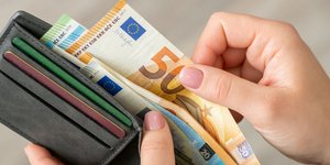 Χρήματα σε πορτοφόλι