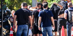 Στον εισαγγελέα οι συλληφθέντες για τη δολοφονία του 15χρονου στην Καλλιθέα