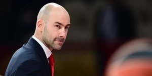 Ο Βασίλης Σπανούλης στον πάγκο της Μονακό