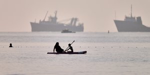 Πλοία αγκυροβολημένα στα Στενά του Ορμούζ