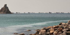 Δεκάδες πλοία στα Στενά του Ορμούζ