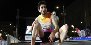 Ο Μίλτος Τεντόγλου στον Πειραιά