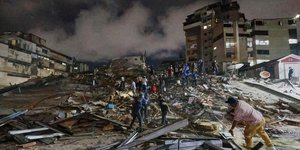 Σε κατάσταση έκτακτης ανάγκης η Βενεζουέλα από δυο ισχυρούς σεισμούς 