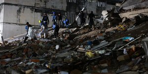 Έρευνες στα ερείπια κτιρίου μετά το διπλό σεισμό στη Βενεζουέλα