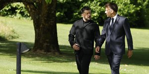 Οι πρόεδροι Ουκρανίας και Γαλλίας, Βολόντιμιρ Ζελένσκι και Εμανουέλ Μακρόν