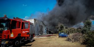 Φωτιά σε επιχείρηση στη Θεσσαλονίκη