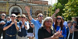 Με ένα μεγάλο χειροκρότημα αποχαιρέτησαν την Μαίρη Λίντα