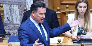 Ο υπουργός Υγείας, Άδωνις Γεωργιάδης στη Βουλή 