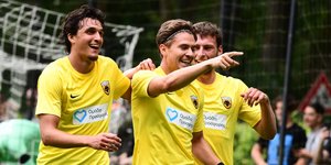Χρόνινγκεν-ΑΕΚ 1-2: Ανατροπή με δέκα παίκτες για τους «κιτρινόμαυρους» σε φιλικό με μεγάλη ένταση [βίντεο]