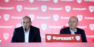 Οι αδελφοί Αγγελόπουλοι στην συνέντευξη Τύπου για τη συμφωνία με την Superbet