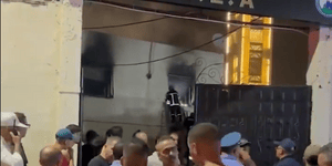 Πυροσβέστες σε ορφανοτροφείο στην Αλγερία που τυλίχθηκε στις φλόγες