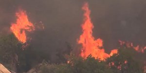 Σαρωτικές πυρκαγιές στην Καλαβρία
