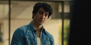 O 'Αντονι Ιπολίτο στο «I Play Rocky», μοιάζει εκπληκτικά με τον Σταλόνε