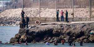 Μαζική εισβολή μεταναστών από το Μαρόκο στην Ισπανία