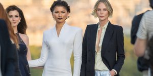 Σαρλίζ Θερόν και Zendaya στο Παρίσι για την προώθηση της ταινίας «Οδύσσεια»/Φωτογραφία: Getty Images